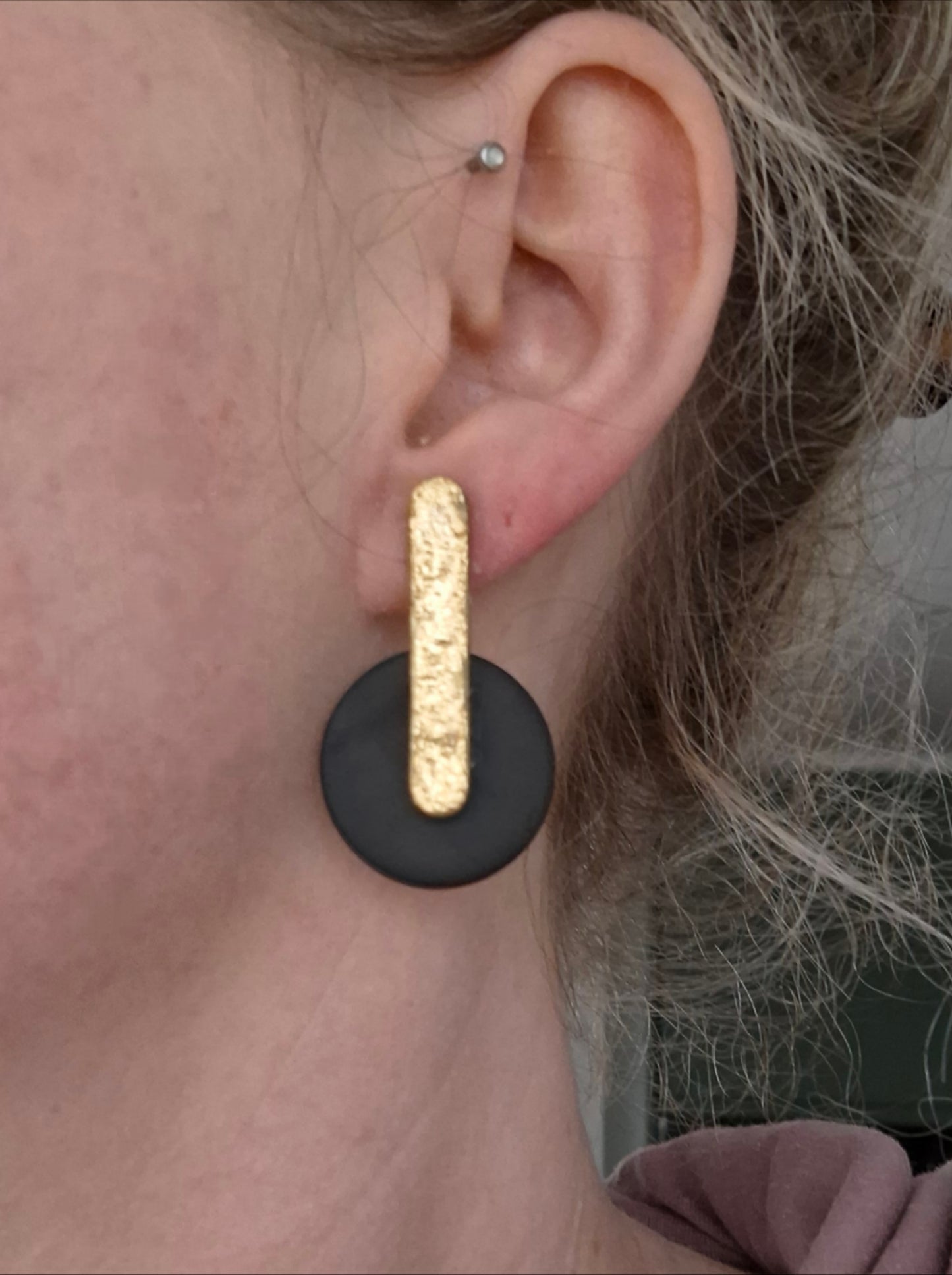 "Ciara" black and gold